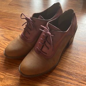 Size 9.5 BC 2 inch heel oxfords